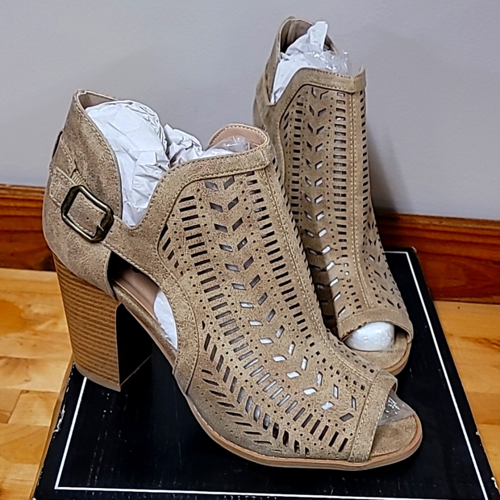Qupid Cadence Taupe Booties